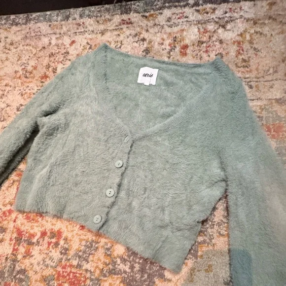 NWOT Aerie Soft Green Cropped Eyelash V-neck Button Up Cardigan Sweater - Picture 2 of 8